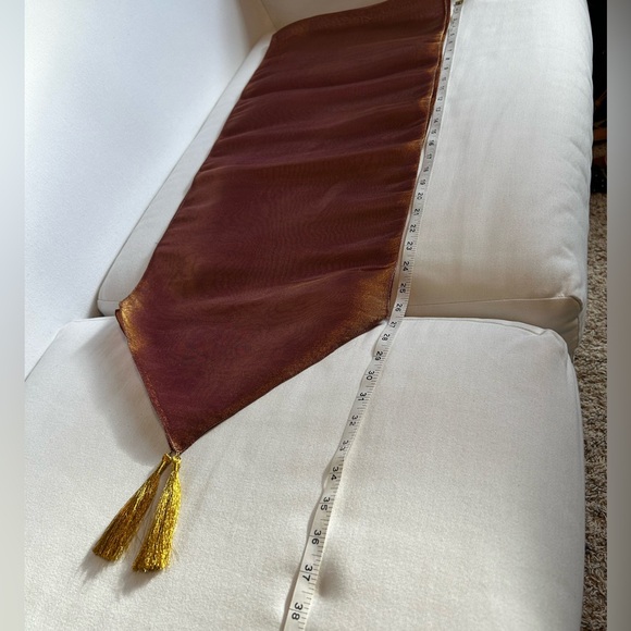 Accent de Ville decorative organza napkins and runner - Picture 8 of 9